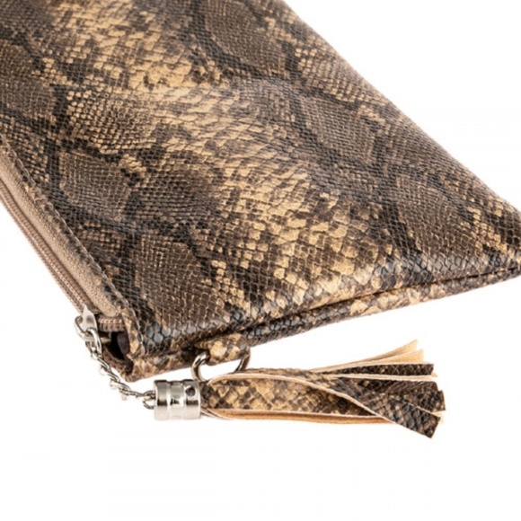 FAUX SNAKE SKIN CROSSBODY OR CLUTCH PURSE - Picture 3 of 8
